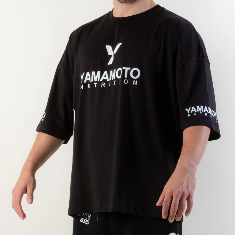Maglia Over Cotone Stretch Yamamoto – Comfort e Stile Oversize. Maglia Over Cotone Stretch Yamamoto – Comfort e Stile Oversize.