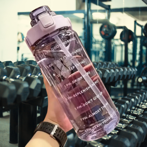 Borracce 2L Colorate e Trasparenti – Perfette per Fitness e Outdoor.
