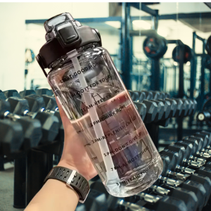 Borracce 2L Colorate e Trasparenti – Perfette per Fitness e Outdoor.