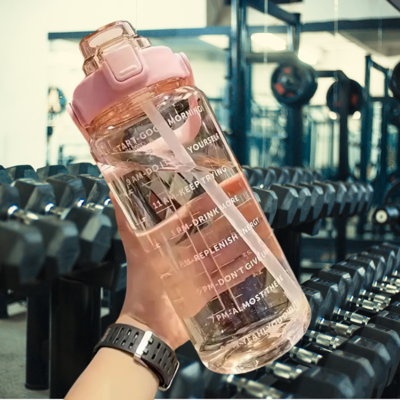 Borracce 2L Colorate e Trasparenti – Perfette per Fitness e Outdoor.