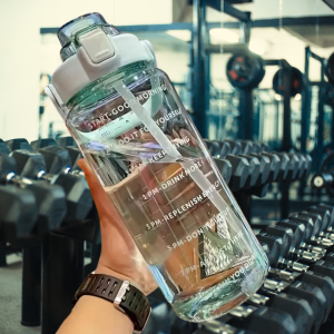 Borracce 2L Colorate e Trasparenti – Perfette per Fitness e Outdoor.